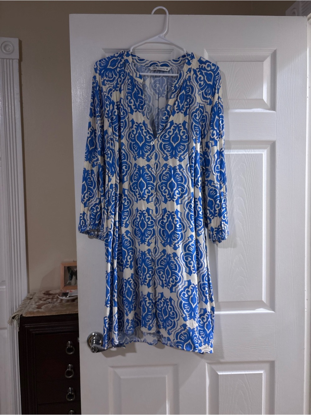 Zara Blue and Cream Long Sleeve V-Neck Dress